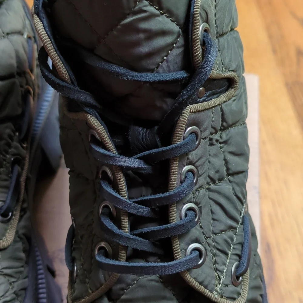 NIB Free People Dawn Quilted Ankle Hiking Boots In Spruce Green Women's Size 8